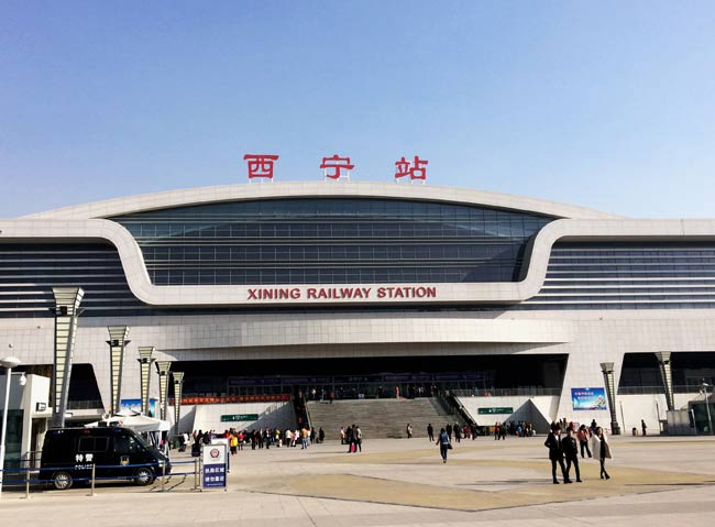 沙坪坝西宁高铁站
